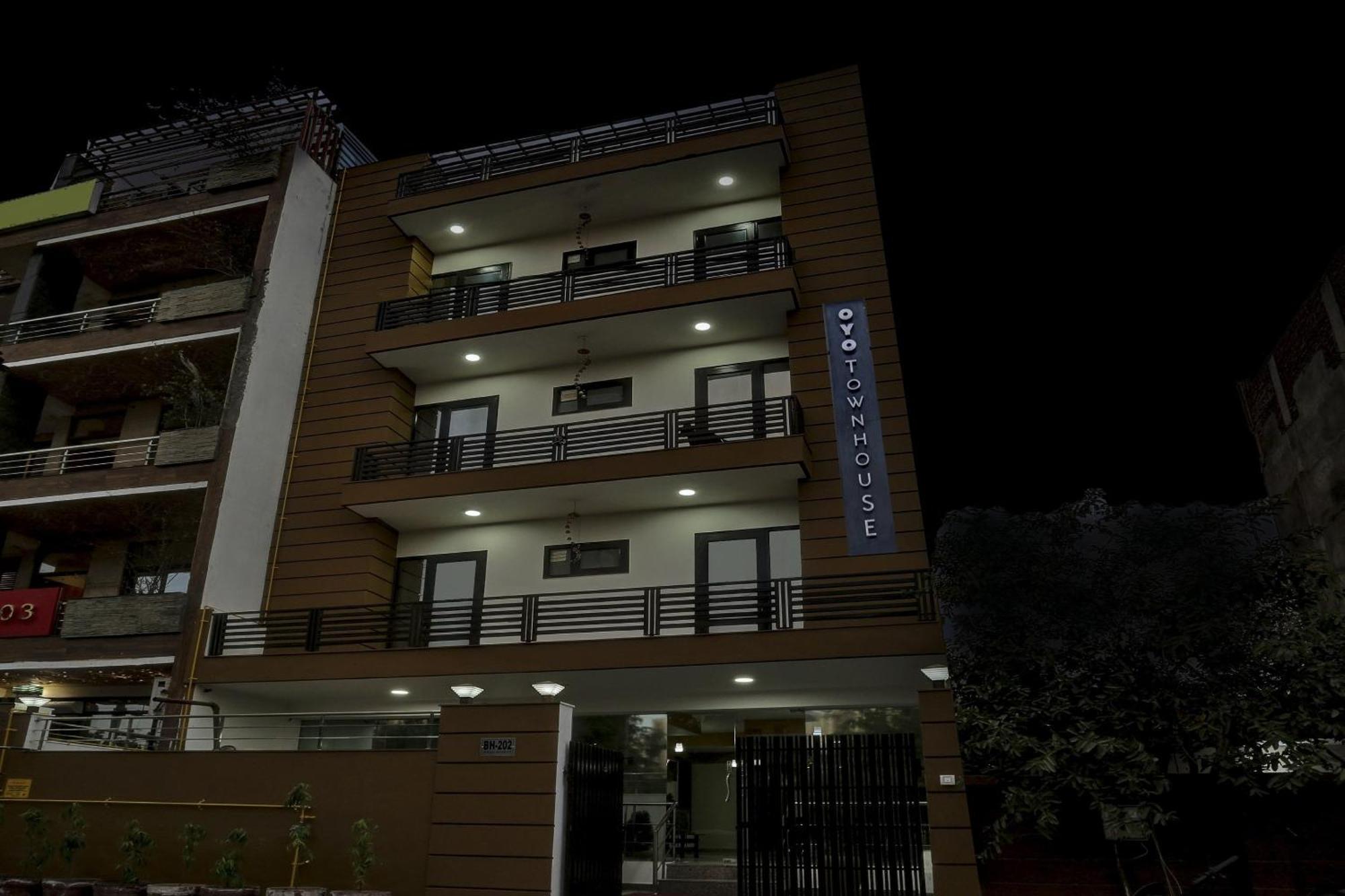 Indirapuram Townhouse Rumaisa מראה חיצוני תמונה